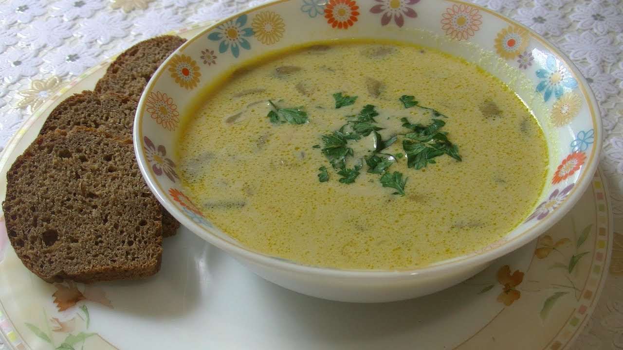 Грибной суп с плавленым сыром.