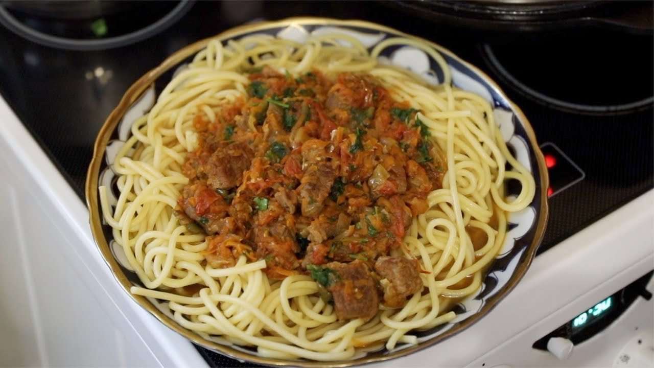 Итальянская паста с мясом говядина (телятина) и овощным соусом