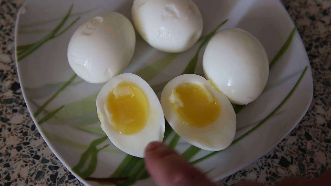 КАК ВАРИТЬ ЯЙЦА В СМЯТКУ soft-boiled/lightly-boiled egg soft-boiled egg