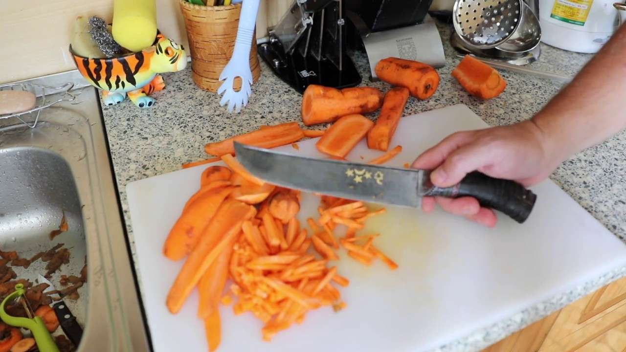 Нарезка, шинковка овощей, моркови