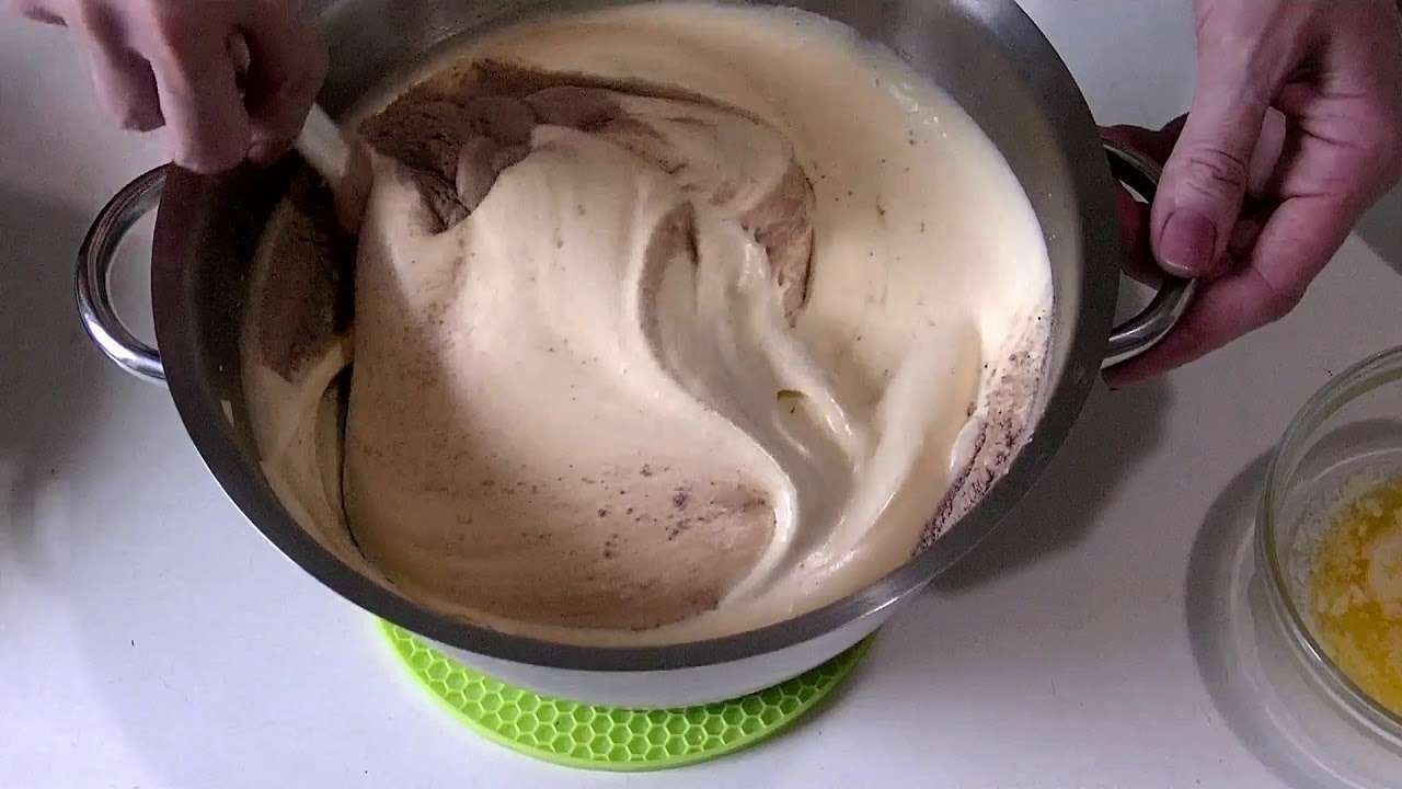 Шоколадный масляный бисквит.