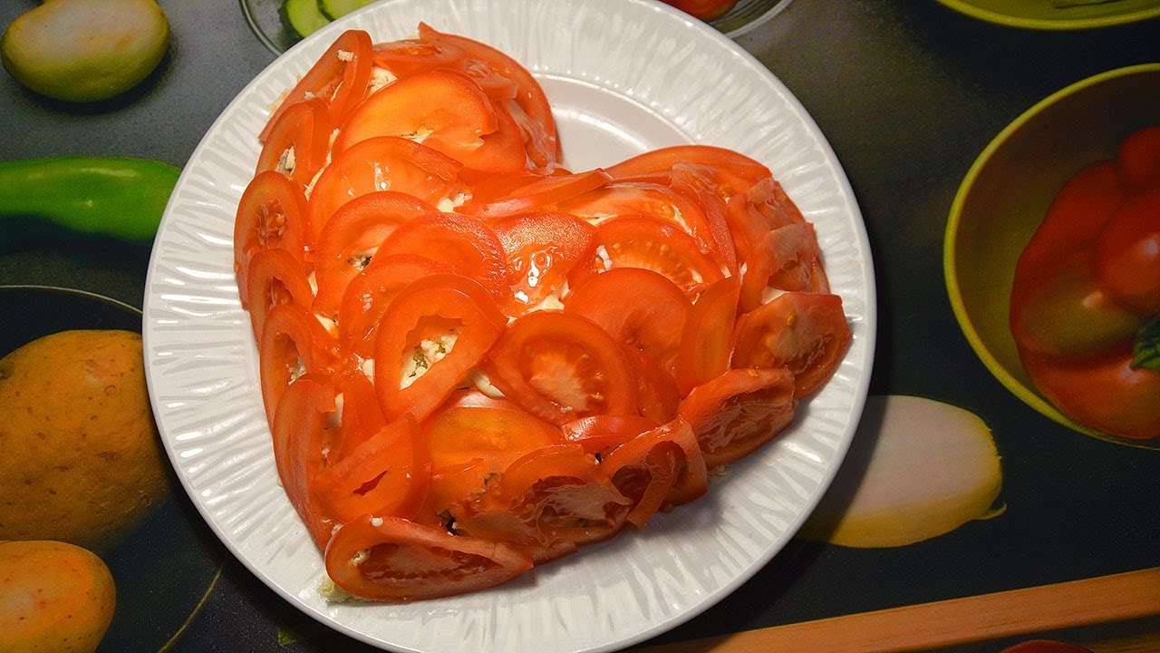 Как приготовить салат "Сердце" на праздничный стол с курицей грибами и сыром. Салат к Дню Влюбленных